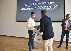 Abschlussveranstaltung Sch?ller-Azubi-Akademie 2022 - Bild 09
