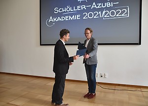 Abschlussveranstaltung Sch?ller-Azubi-Akademie 2022 - Bild 10