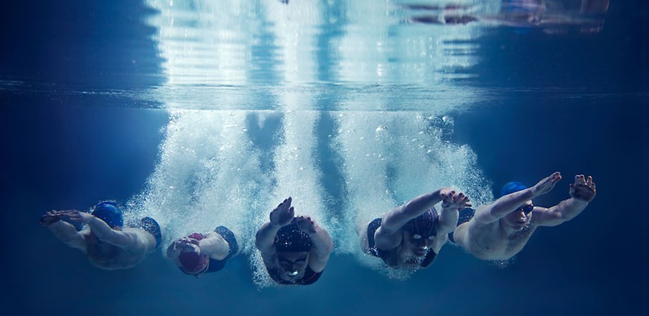 Schwimmer Teamwork Sport