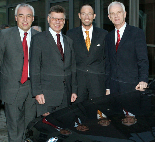 BMW-Chef Dr. Helmut Panke wurde begrüßt von IHK-Präsident Prof. Dr. Klaus L. Wübbenhorst, Hauptgeschäftsführer Dr. Dieter Riesterer und Hans-Rainer Schröder, Leiter der BMW-Niederlassung Nürnberg (v.r., Foto: Fuchs).