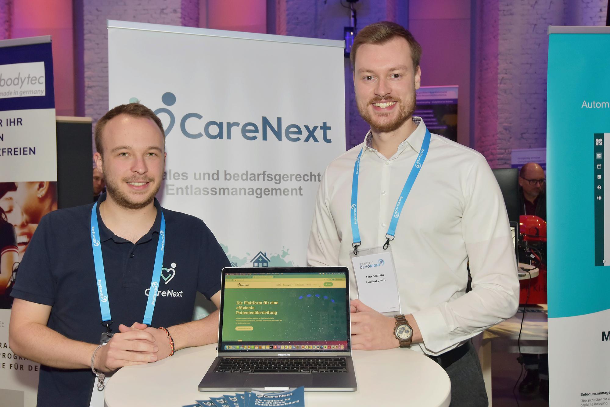 Digitale Plattform für Krankenhäuser und Pflegeeinrichtungen: Daniel Eberhardt (l.) und Felix Schmidt haben mit zwei weiteren Absolventen der TH Nürnberg die CareNext GmbH gegründet.