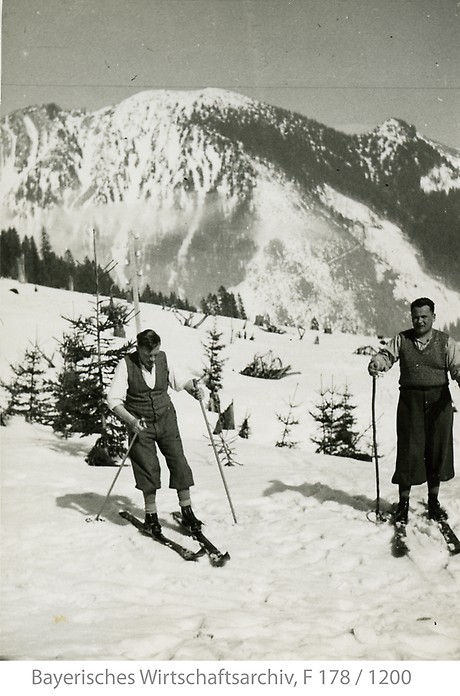 Skifahrer am Spitzing, um 1930 (Foto: BWA).