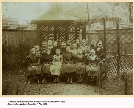 Erste Klasse der Riemerschmid-Handelsschule, 1899.