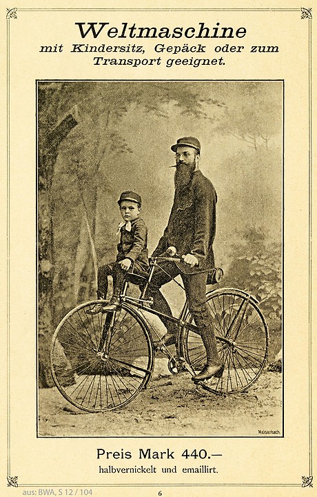 Die „Weltmaschine“ von Jean Strobel mit dem Firmengründer und Sohn Alfons, um 1890(Foto: BWA)