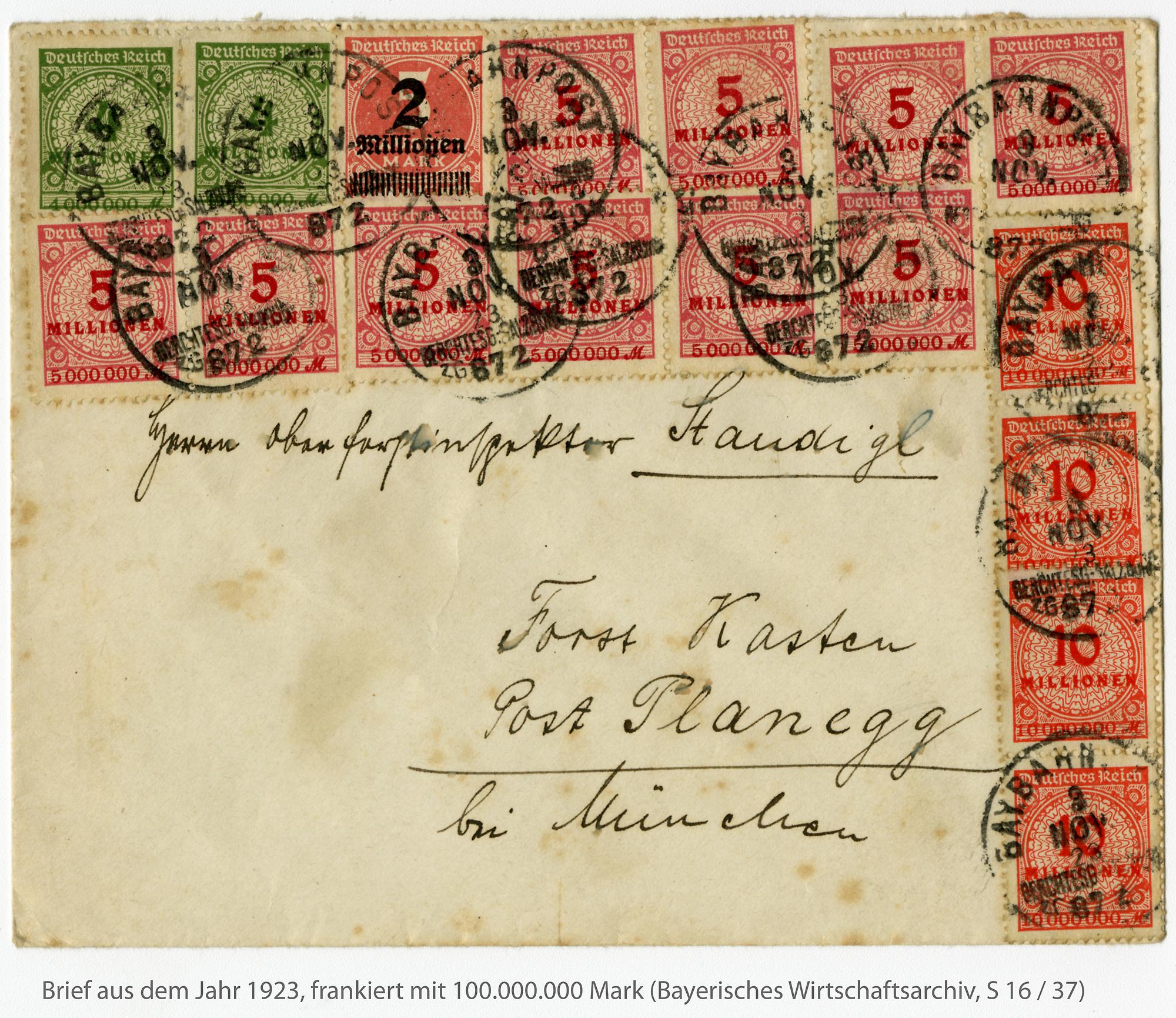 Auch Briefmarken unterlagen der Inflation.  Briefumschlag, frankiert mit Marken im Wert von 100 Millionen Mark, 9. November 1923
