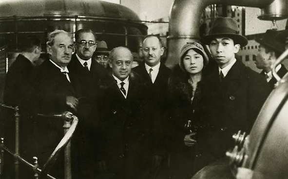 Besuch des Bruders des japanischen Kaisers, Prinz Takamatsu, und seiner Gemahlin, ‎Prinzessin Gikoku, bei Löwenbräu Brauerei, 1931‎. (Foto: BWA)