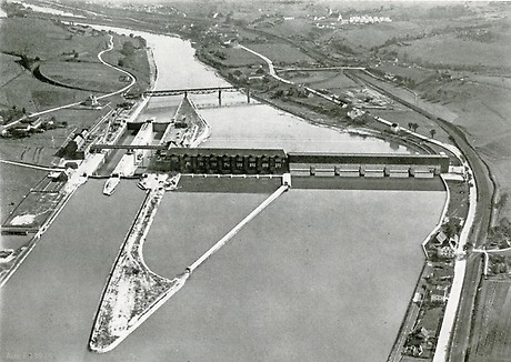 Das Kachlet-Kraftwerk an der Donau bei Passau zwei Jahre nach Eröffnung, 1929 (Foto: BWA)
