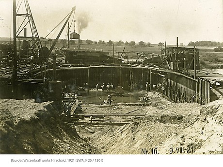 Baustelle des Wasserkraftwerks Hirschaid an der Regnitz, 1921. (Foto: BWA)