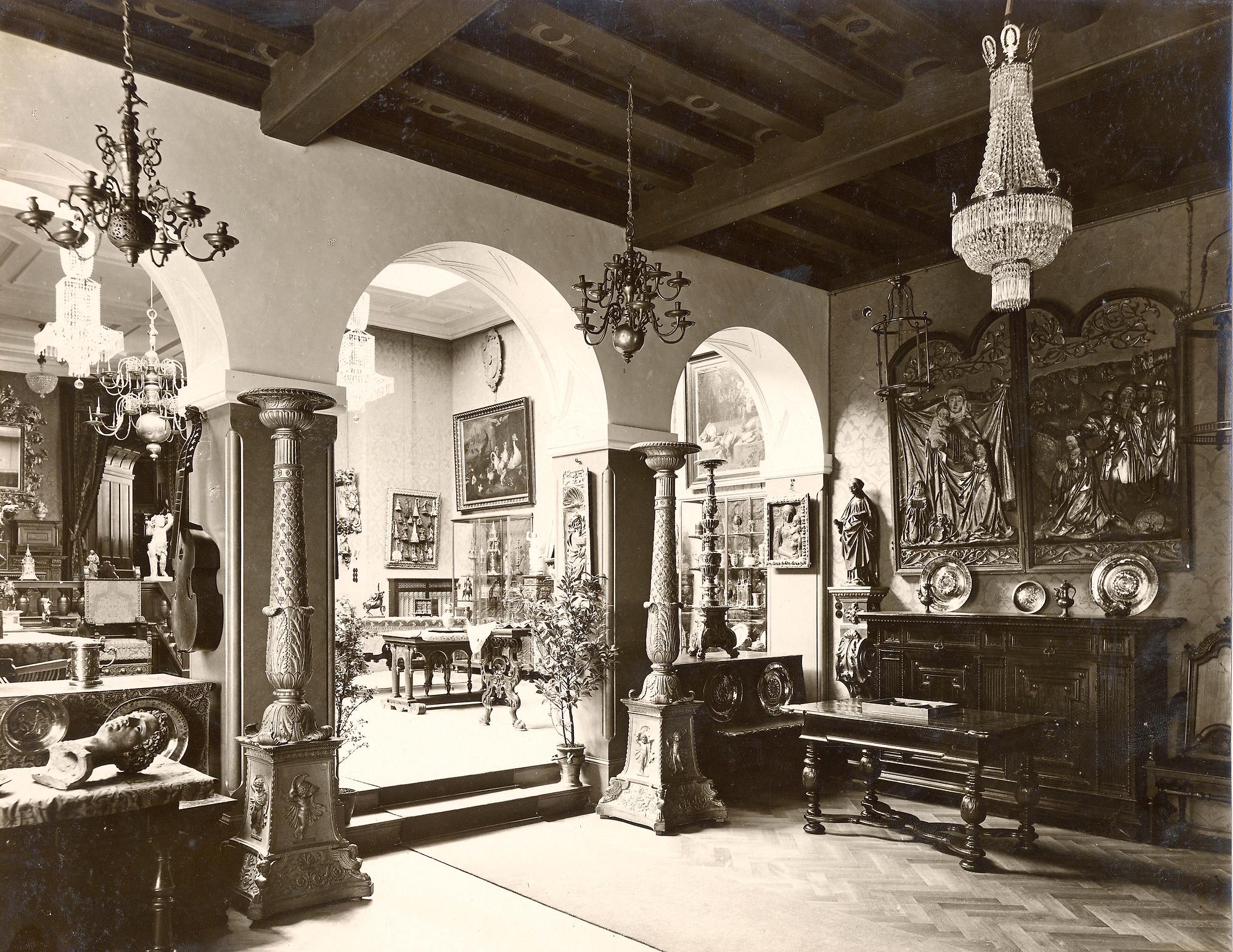 Blick in die Geschäftsräume, um 1910