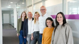 Firmengruppe Fuchs: Das Fuchs-Team am Nürnberger Standort der Systemgebäude-Tochter mit deren Chef Dirk Haase (3. v. r.)
