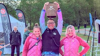 Projektleiterin Annalena Singer, Race-Director Horst Hübl und Geschäftsführerin Jutta Mützer (v. l.) von der Mountainman GmbH in Roßtal. 