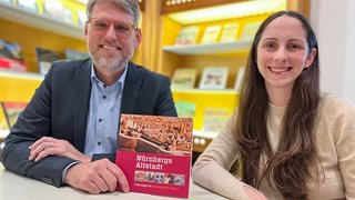 Bringen die Vergangenheit nahe: Alexander Büttner und Magdalena Prechsl führen die Geschäfte bei Geschichte Für Alle.