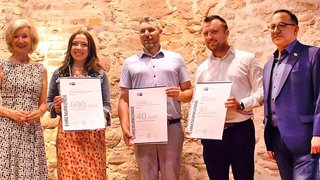 Nürnbergs Kulturbürgermeisterin Julia Lehner, Sofia Hilleprandt (Zum gulden Stern), Thorsten Hofmann (Hotel am Jakobsmarkt), Boris Jakir (Minneci) und Alexander Fortunato (IHK) (v. l.).