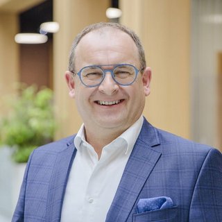 Bernhard Essel