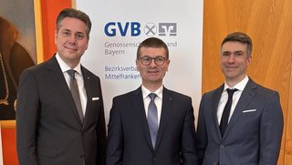 Sven Heckel, Vorstandssprecher der Raiffeisenbank im Nürnberger Land und Vorsitzender des IHK-Gremiums Hersbruck, Dr. Gerhard Walther und GVB-Vorstandsvorsitzender Stefan Müller (v. l.)