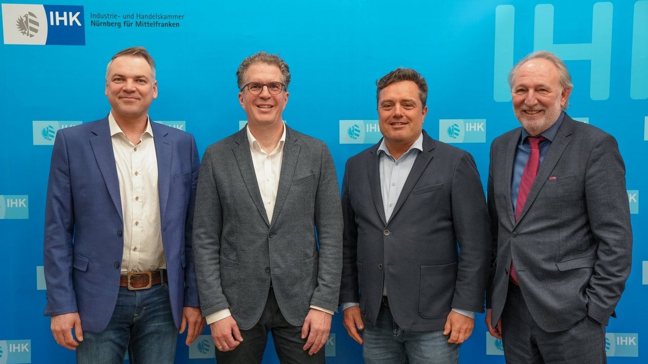 Vorsitz des Außenwirtschaftsausschusses der IHK Nürnberg für Mittelfranken (von links): Dr. Manuel Hertel (stv. Leiter IHK-Geschäftsbereich International), stv. Vorsitzender Eike Scholl (NürnbergMesse GmbH), Vorsitzender Wido Fath (Fath GmbH, Spalt) und Geschäftsführer Armin Siegert (Leiter IHK-Geschäftsbereich International).