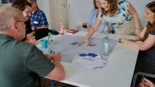 Besucherinnen und Besucher des OM7 Business Innovation Center in Nürnberg