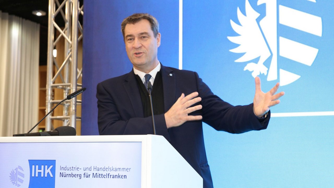 Amtsübergabe im neuen Haus der Wirtschaft