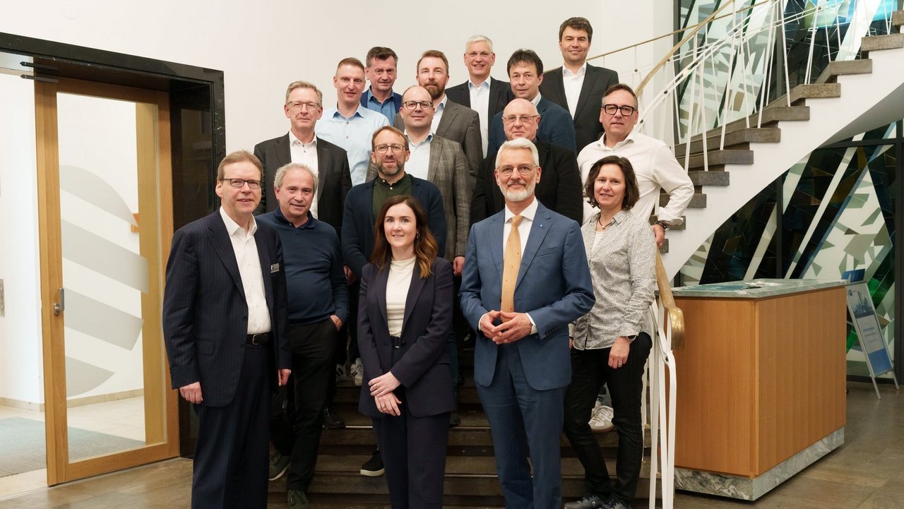 Die Mitglieder des IHK-Fachausschusses Energie | Umwelt in der Wahlperiode 2025-2029: Gruppenbild nach der konstituierenden Sitzung am 28. Mai 2025.
