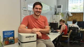 Samuel Dippold, Gründer und Chef der Zirndorfer onsite.ai GmbH in seinem Nkubator-Büro Auf AEG
