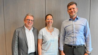 Neuer Vorsitz der Fluglärmkommission Nürnberg: Dr. Udo Raab, Leiter des IHK-Geschäftsbereichs Standortpolitik und Unternehmensförderung (links), die Nürnberger Stadträtin Catrin Seel (Mitte) als stellvertretende Vorsitzende und Mathias Kreitinger, Rechts- und Umweltreferent der Stadt Fürth (rechts) als Schriftführer.